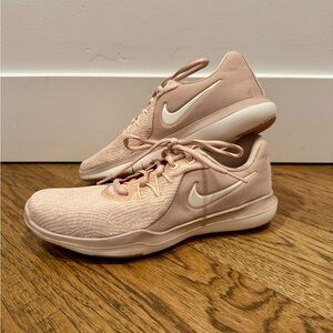 Nike Flex Supreme TR 6 Sz 7.5
Women's Pink Running Shoes